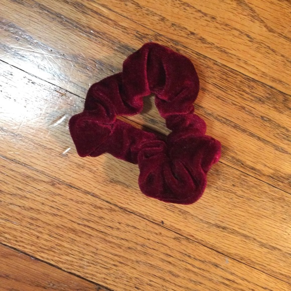 Velvet Scrunchie Set - Picture 5 of 5